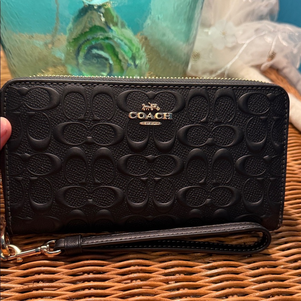 Coach Black Embossed Leather Zip Wallet/Wristlet NWOT